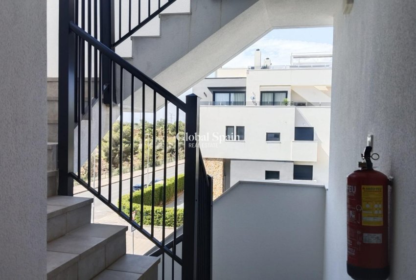Revente - APPARTEMENT -
ORIHUELA COSTA - PAU 8
