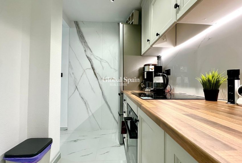 Revente - APPARTEMENT -
ORIHUELA COSTA - Playa Flamenca Norte