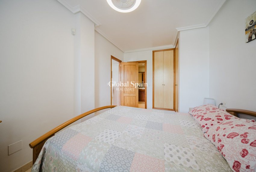 Revente - Appartement -
ORIHUELA COSTA - Playa Flamenca