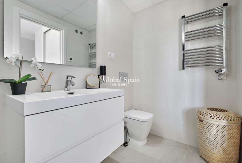 Revente - Appartement -
ORIHUELA COSTA - Playa Flamenca