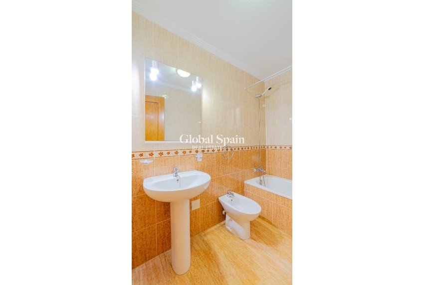 Revente - Appartement -
ORIHUELA COSTA - Playa Flamenca