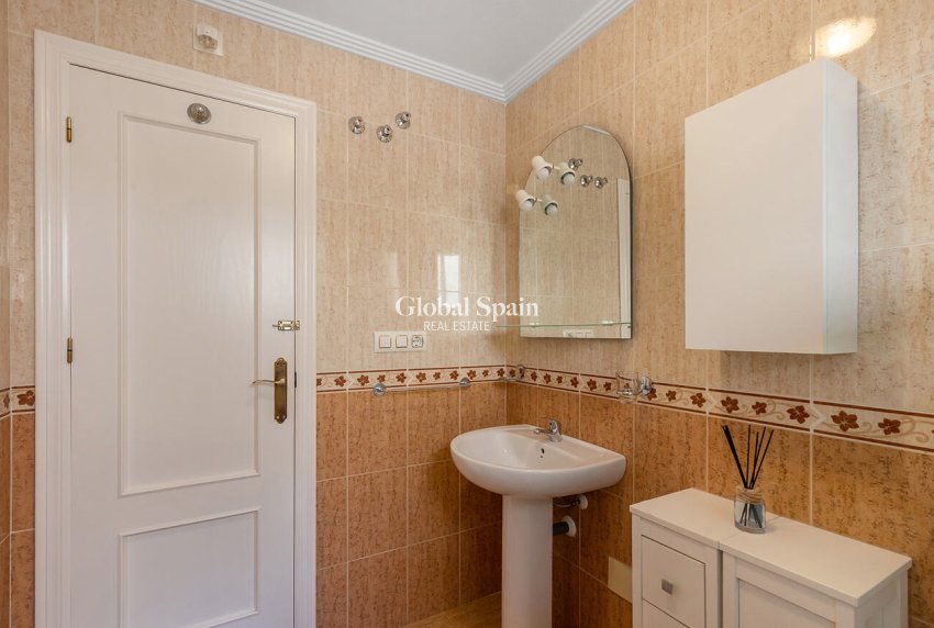 Revente - APPARTEMENT -
ORIHUELA COSTA - Playa Flamenca