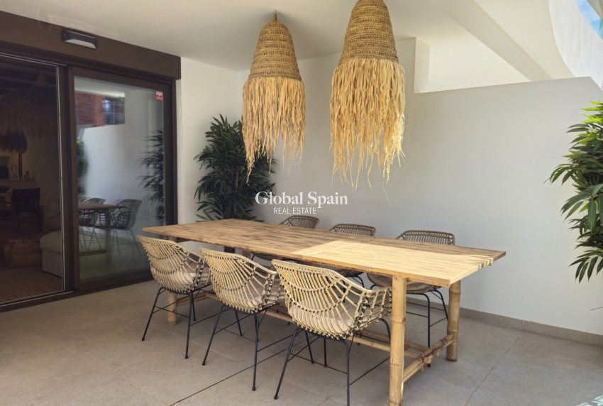 Revente - APPARTEMENT -
ORIHUELA COSTA - Playa Flamenca