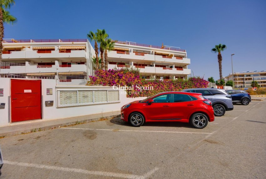 Revente - APPARTEMENT -
ORIHUELA COSTA - Playa Flamenca