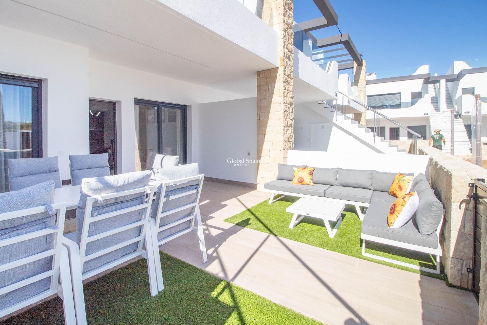 Revente - Appartement -
ORIHUELA COSTA - Punta Prima