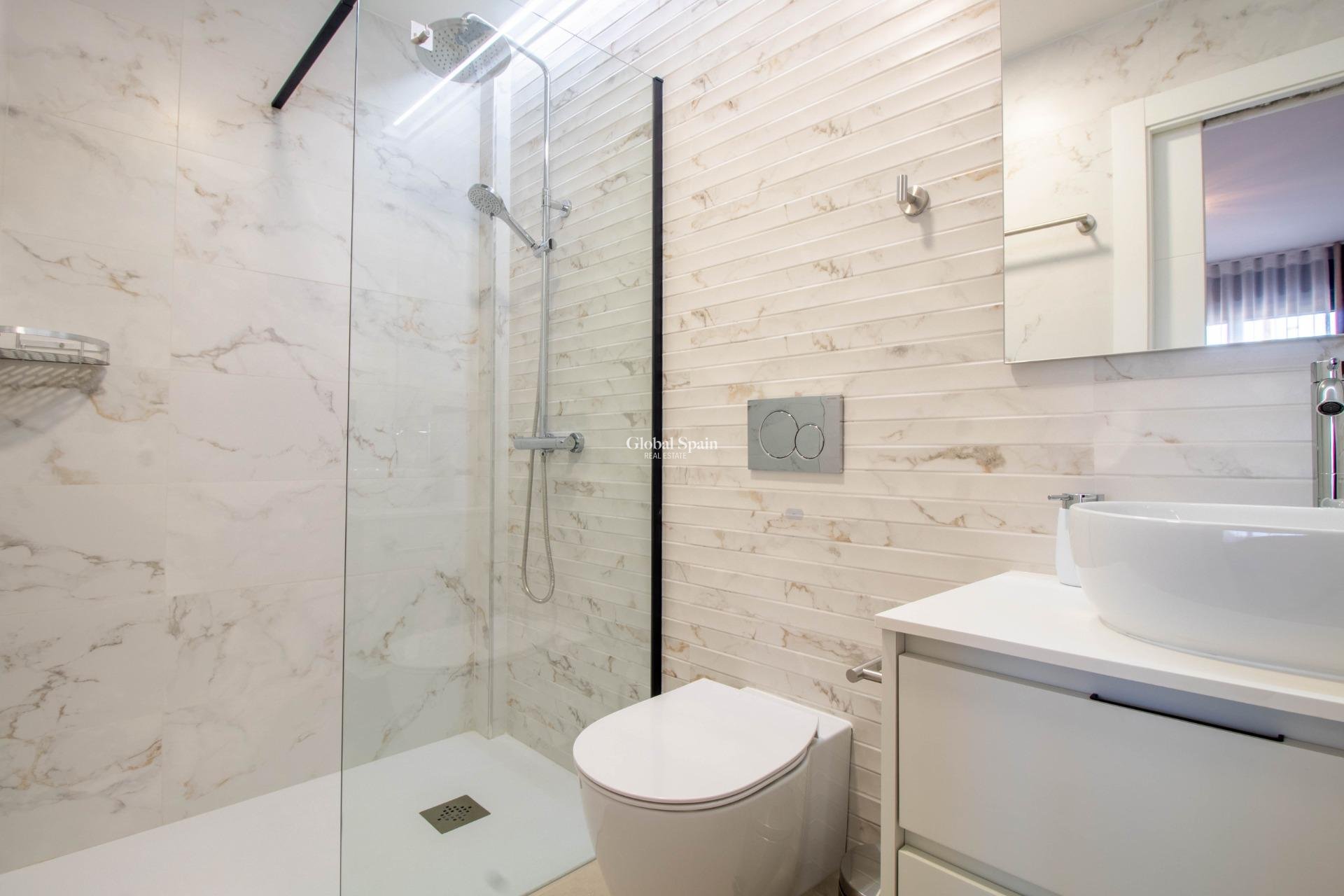 Revente - Appartement -
ORIHUELA COSTA - Punta Prima