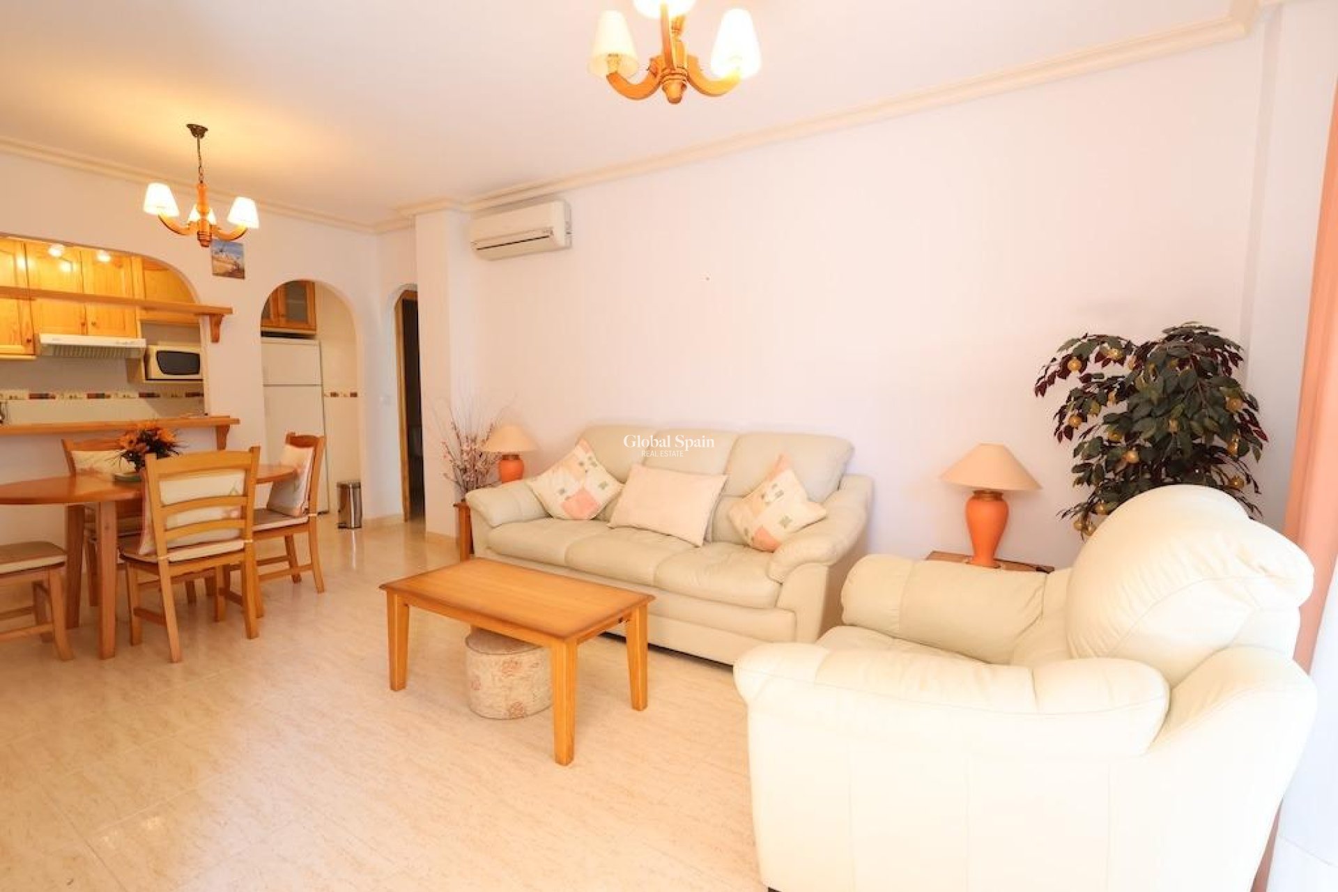 Revente - APPARTEMENT -
ORIHUELA COSTA - Punta Prima