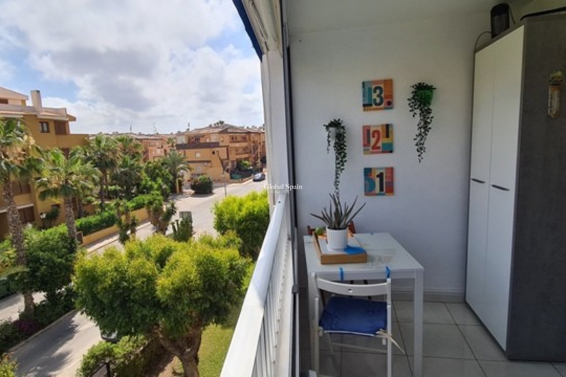 Revente - APPARTEMENT -
ORIHUELA COSTA - Punta Prima