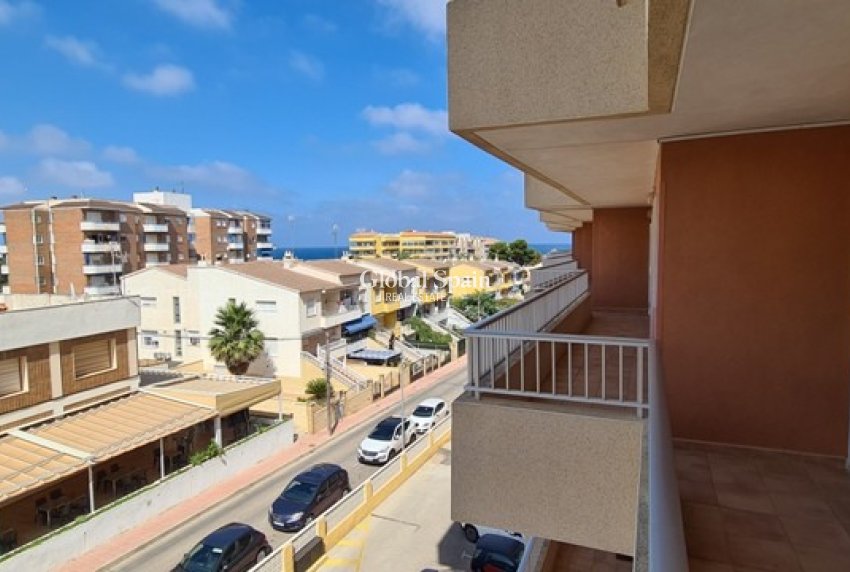 Revente - APPARTEMENT -
ORIHUELA COSTA - Punta Prima