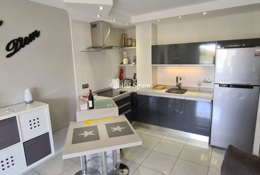 Revente - APPARTEMENT -
ORIHUELA COSTA - Punta Prima