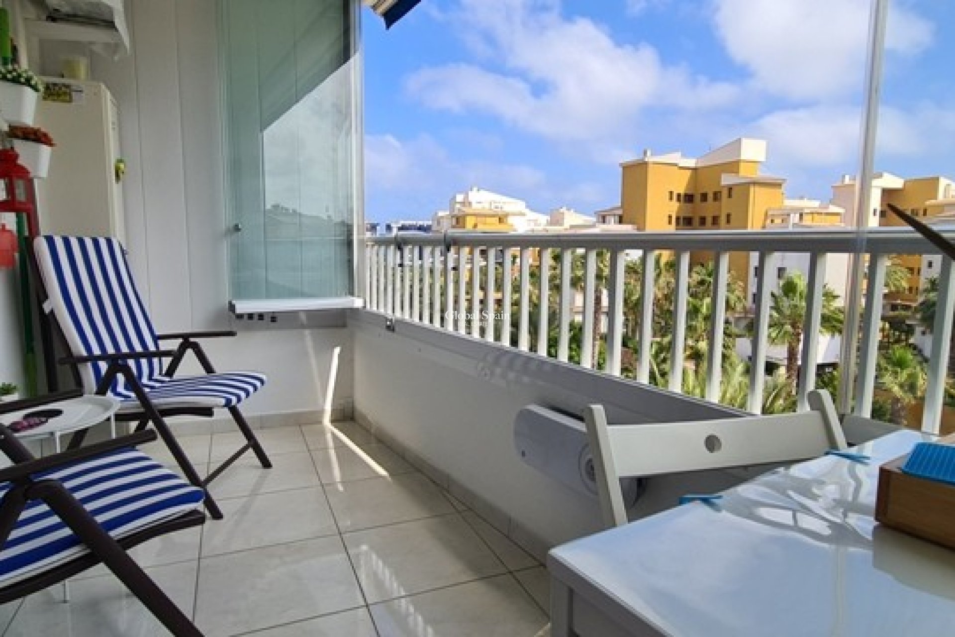 Revente - APPARTEMENT -
ORIHUELA COSTA - Punta Prima