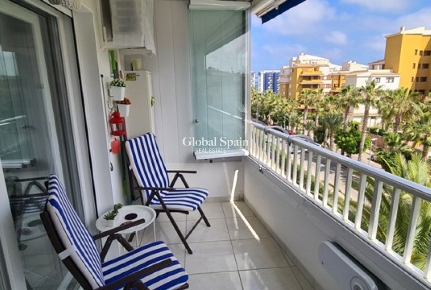 Revente - APPARTEMENT -
ORIHUELA COSTA - Punta Prima