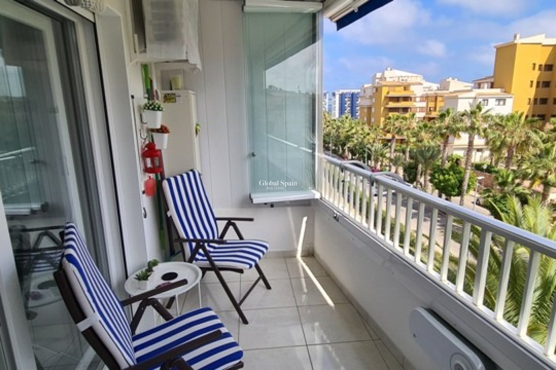 Revente - APPARTEMENT -
ORIHUELA COSTA - Punta Prima