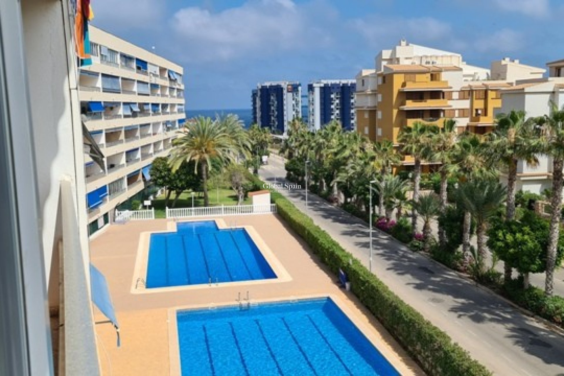 Revente - APPARTEMENT -
ORIHUELA COSTA - Punta Prima