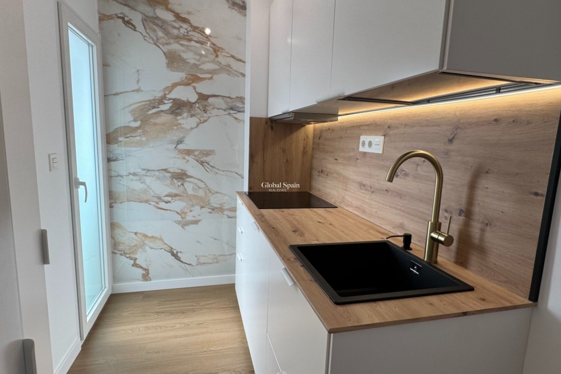 Revente - APPARTEMENT -
ORIHUELA COSTA - Punta Prima