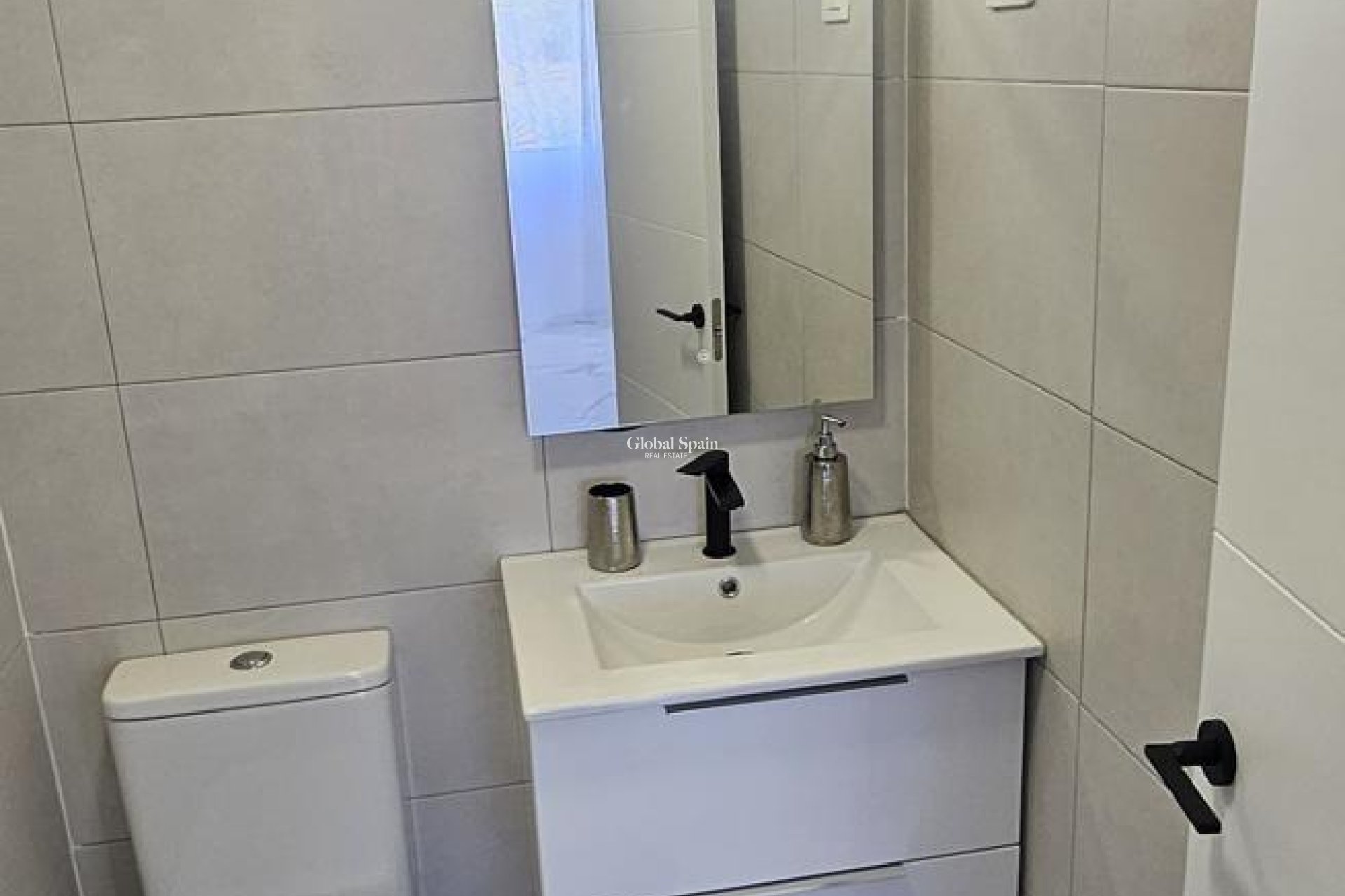 Revente - APPARTEMENT -
ORIHUELA COSTA - Punta Prima