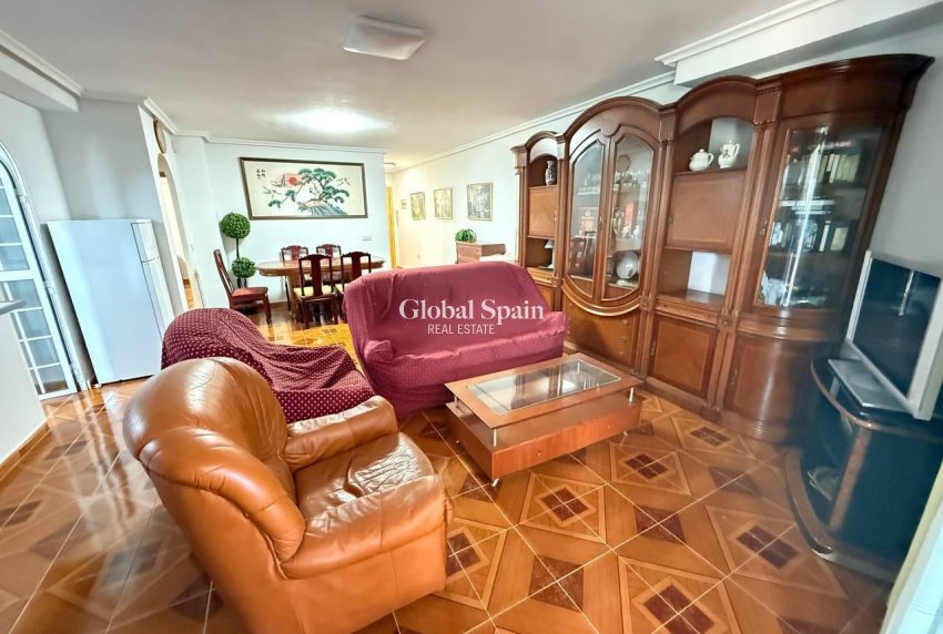 Revente - APPARTEMENT -
ORIHUELA COSTA - Punta Prima