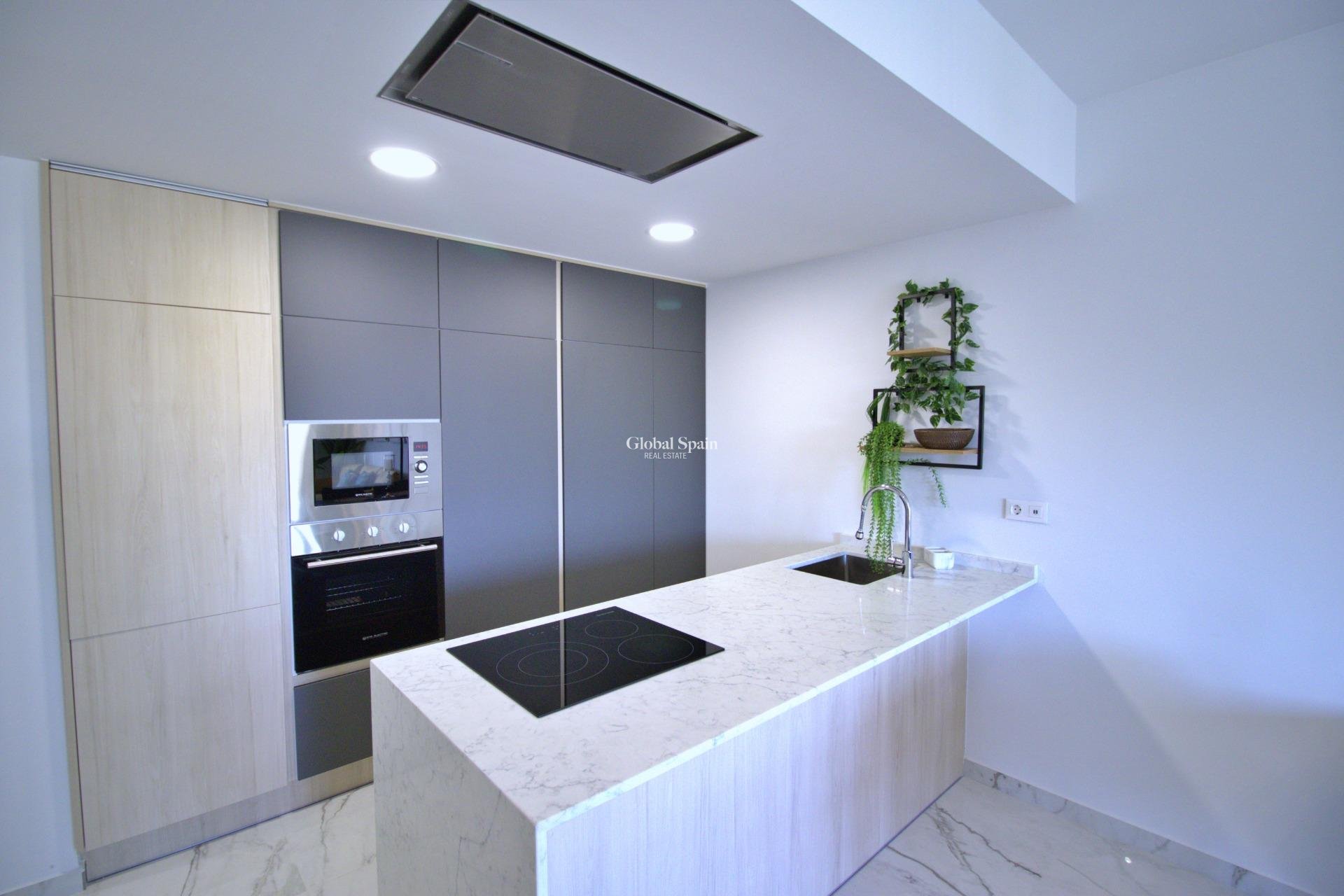 Revente - APPARTEMENT -
ORIHUELA COSTA - Punta Prima