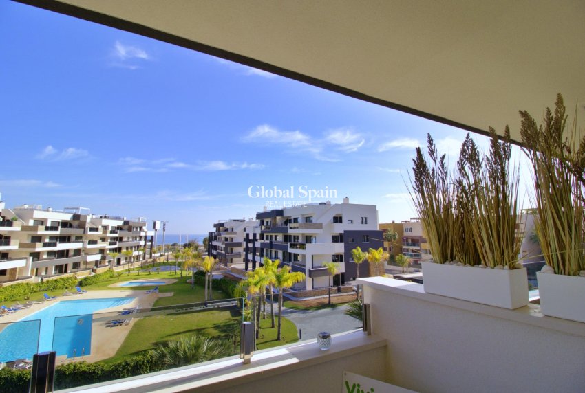 Revente - APPARTEMENT -
ORIHUELA COSTA - Punta Prima
