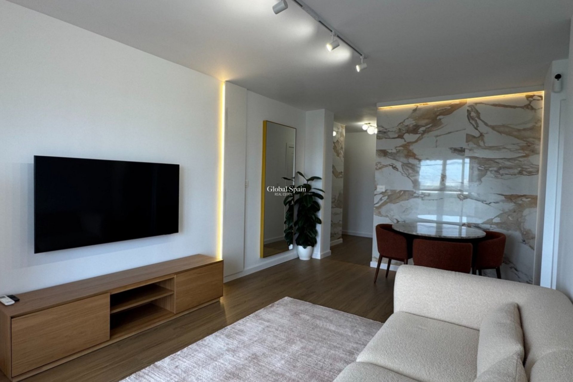 Revente - APPARTEMENT -
ORIHUELA COSTA - Punta Prima