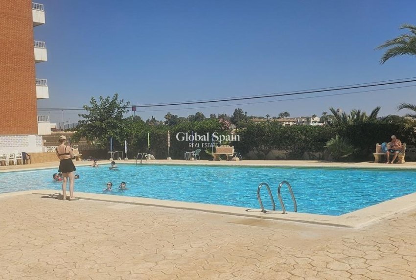 Revente - APPARTEMENT -
ORIHUELA COSTA - Punta Prima