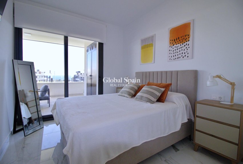 Revente - APPARTEMENT -
ORIHUELA COSTA - Punta Prima