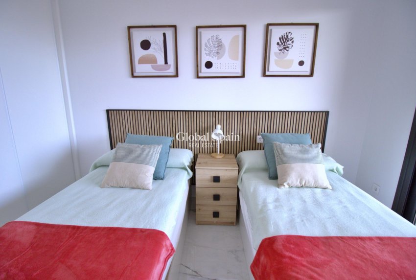 Revente - APPARTEMENT -
ORIHUELA COSTA - Punta Prima