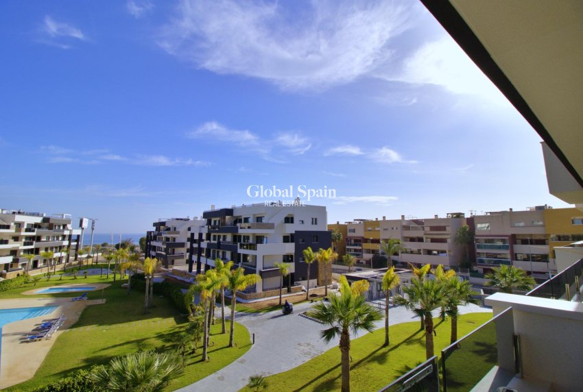 Revente - APPARTEMENT -
ORIHUELA COSTA - Punta Prima