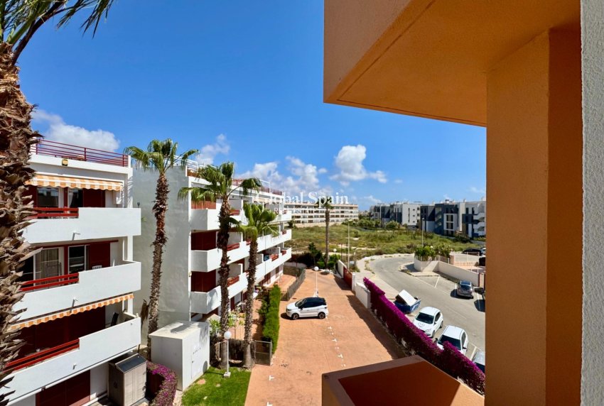 Revente - APPARTEMENT -
ORIHUELA COSTA - Punta Prima