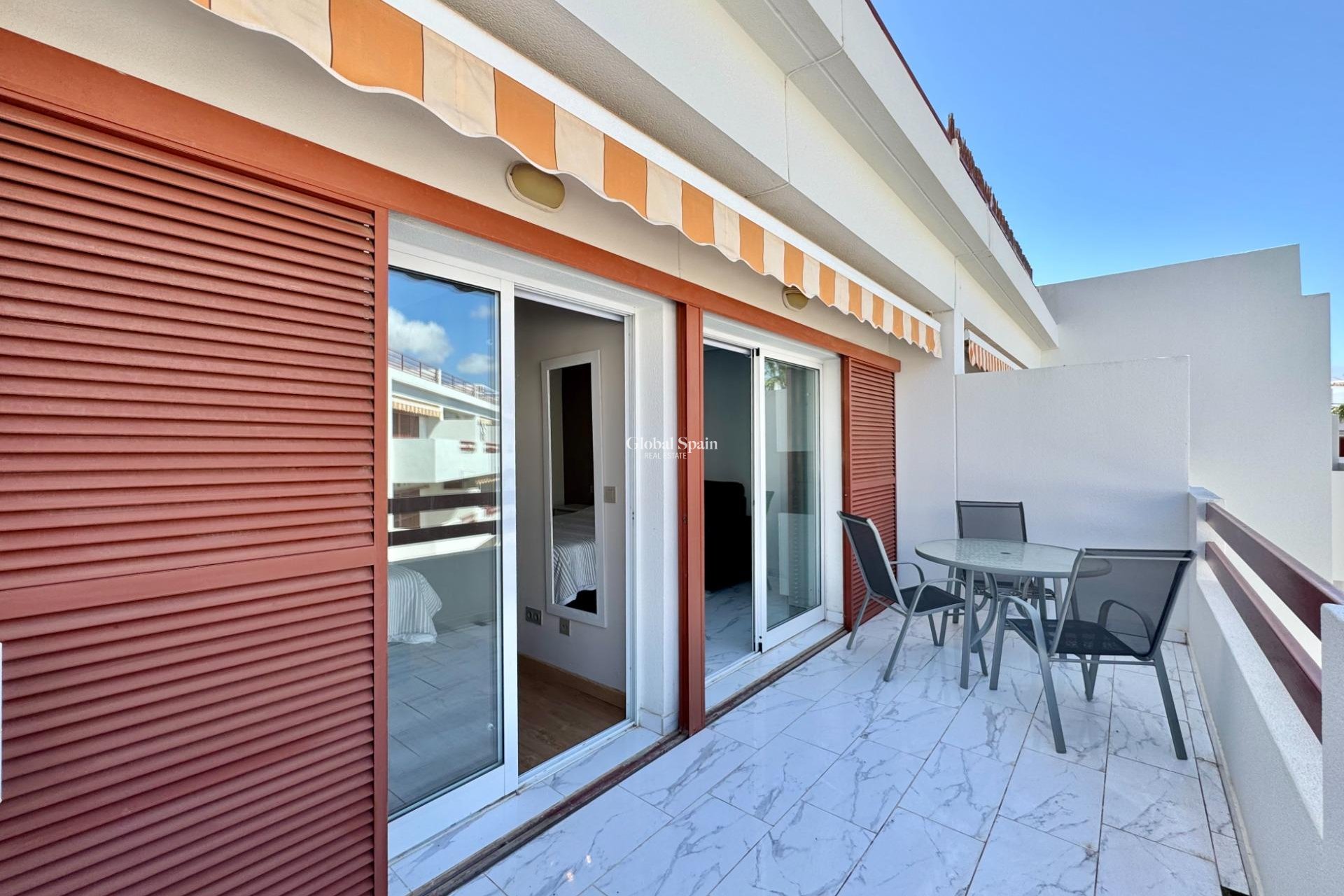 Revente - APPARTEMENT -
ORIHUELA COSTA - Punta Prima