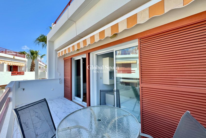 Revente - APPARTEMENT -
ORIHUELA COSTA - Punta Prima