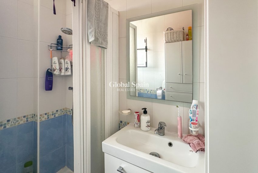 Revente - APPARTEMENT -
ORIHUELA COSTA - Punta Prima
