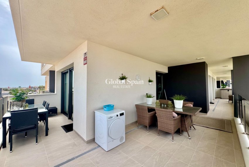 Revente - APPARTEMENT -
ORIHUELA COSTA - Punta Prima