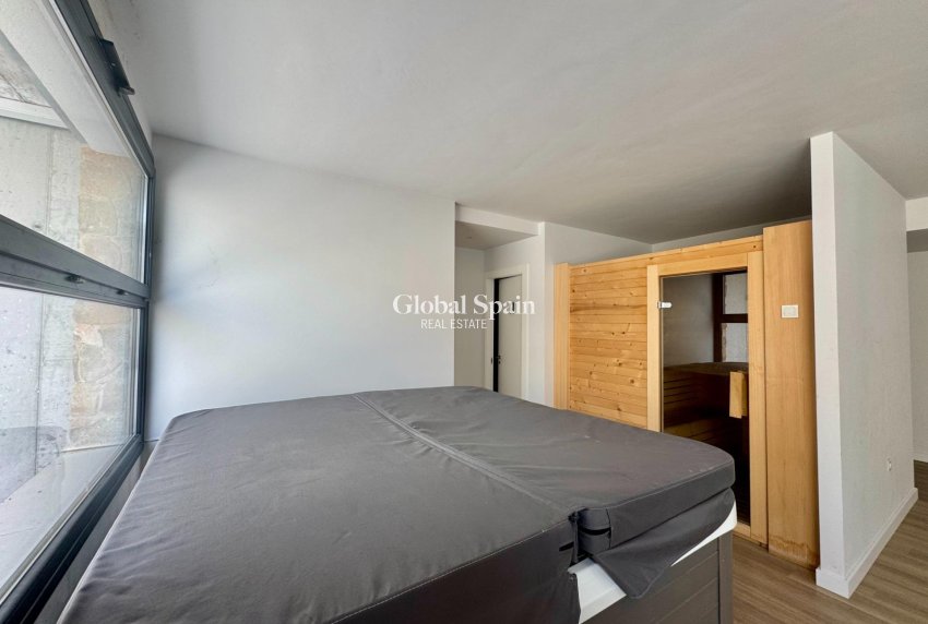 Revente - APPARTEMENT -
ORIHUELA COSTA - Punta Prima