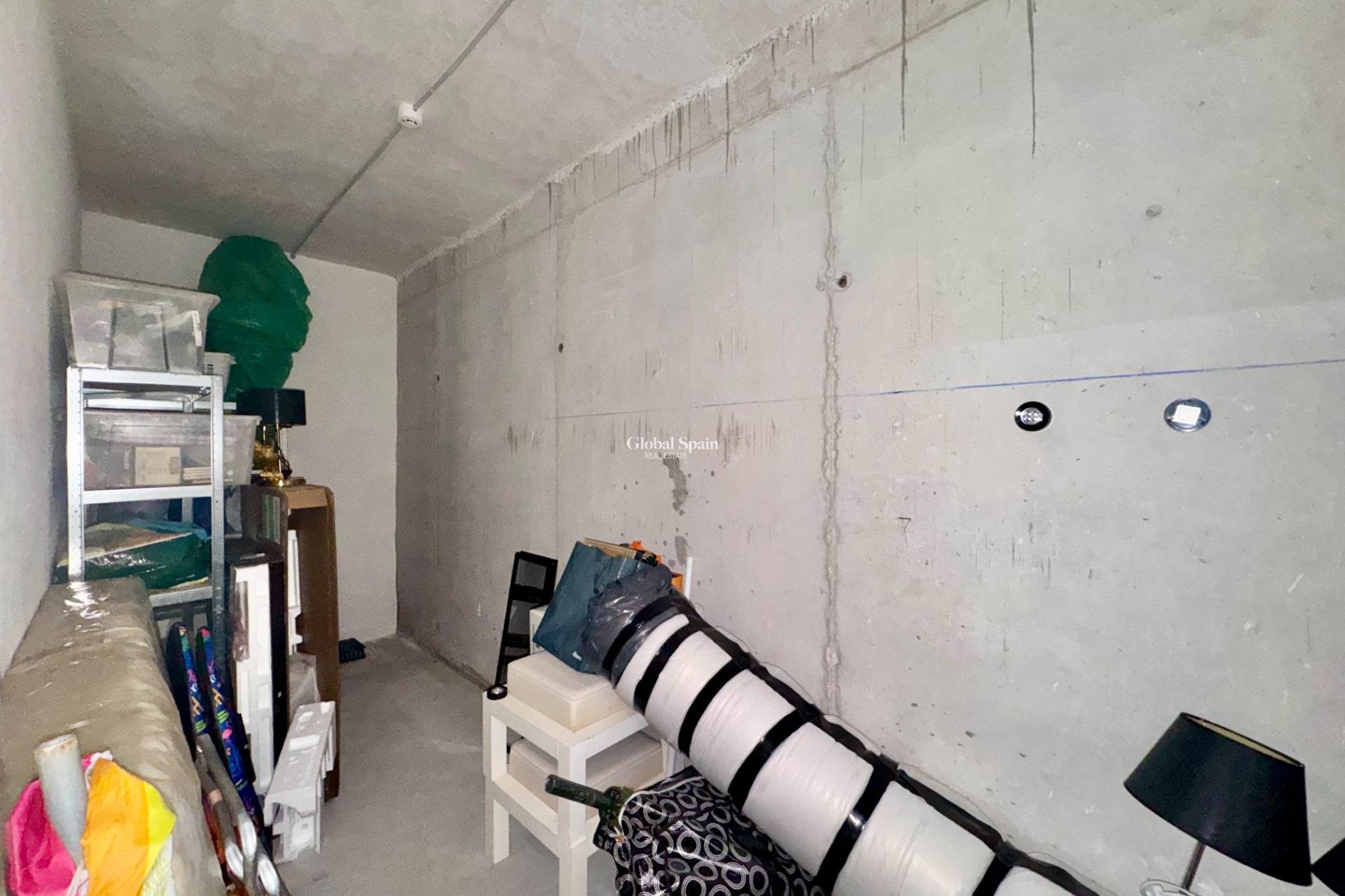 Revente - APPARTEMENT -
ORIHUELA COSTA - Punta Prima