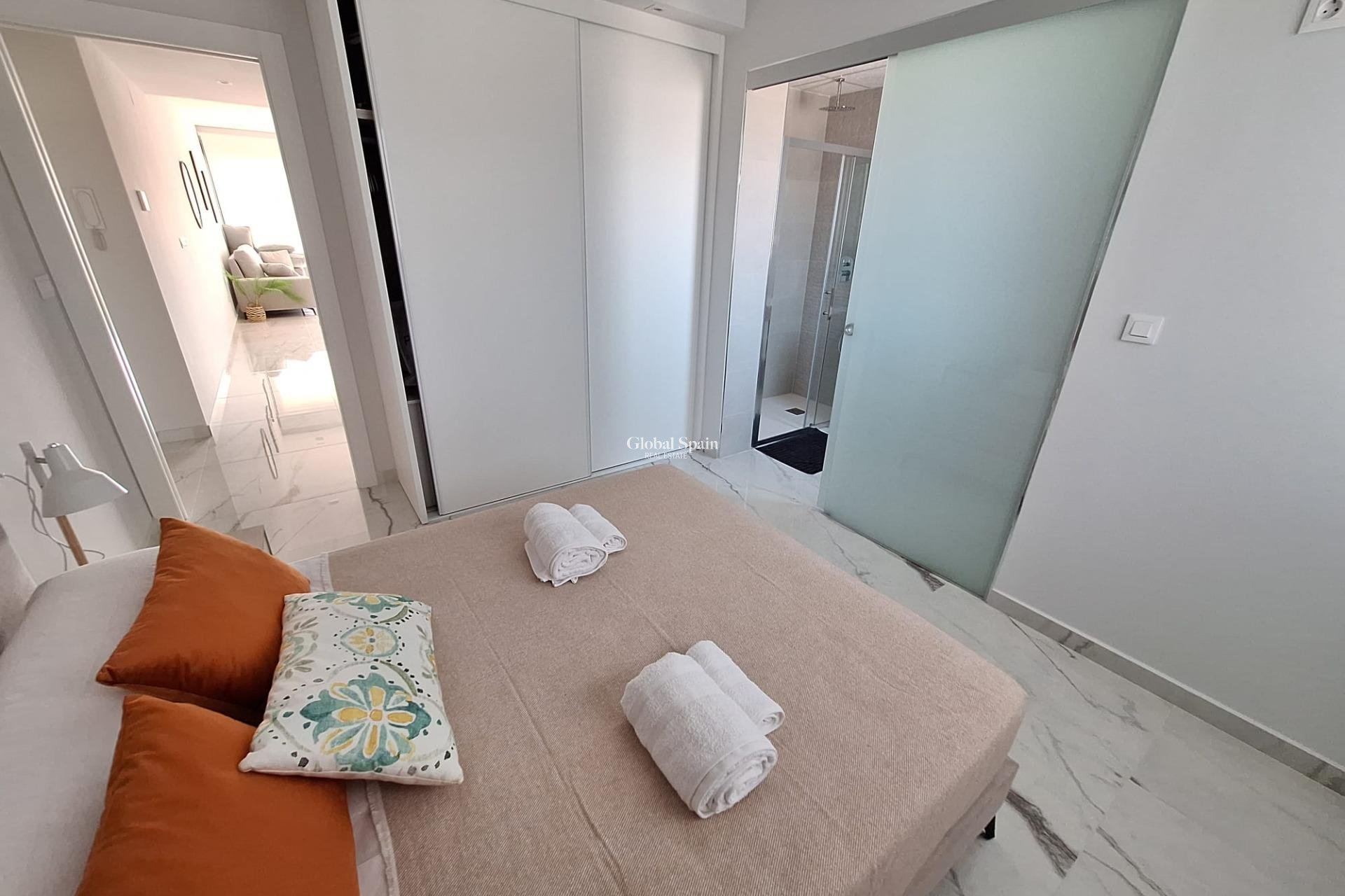 Revente - APPARTEMENT -
ORIHUELA COSTA - Punta Prima