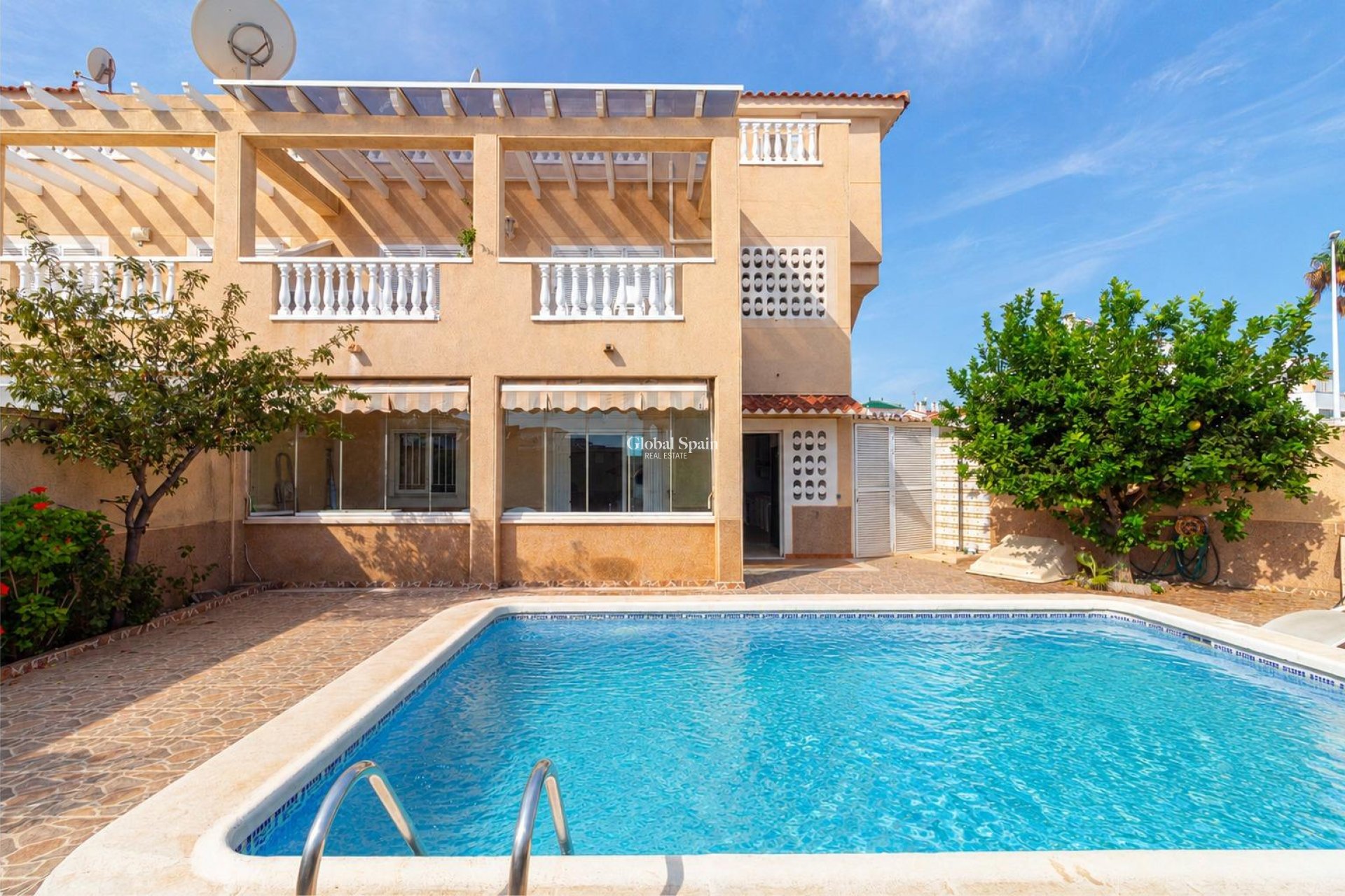 Revente - APPARTEMENT -
ORIHUELA COSTA - Punta Prima