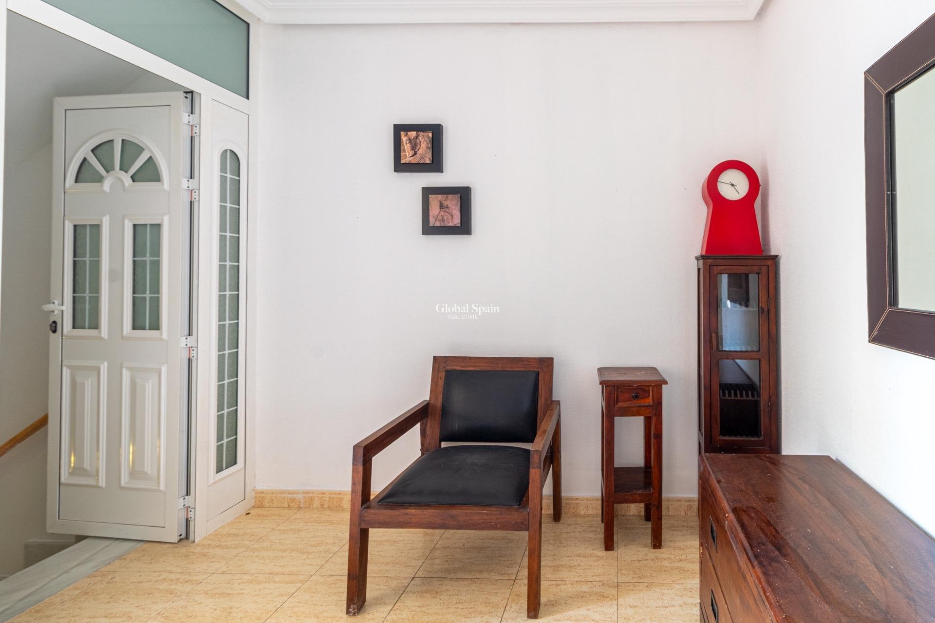 Revente - APPARTEMENT -
ORIHUELA COSTA - Punta Prima
