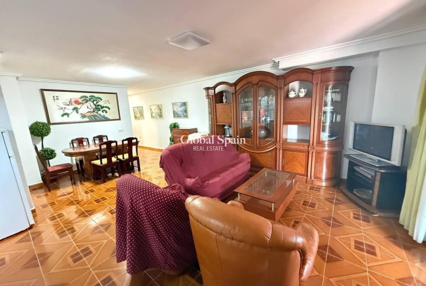 Revente - APPARTEMENT -
ORIHUELA COSTA - Punta Prima