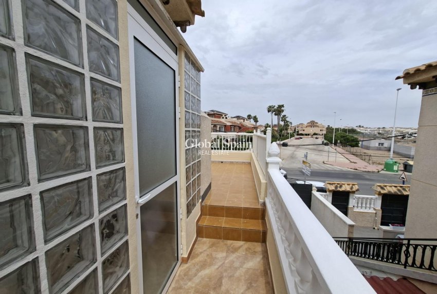 Revente - APPARTEMENT -
ORIHUELA COSTA - Punta Prima