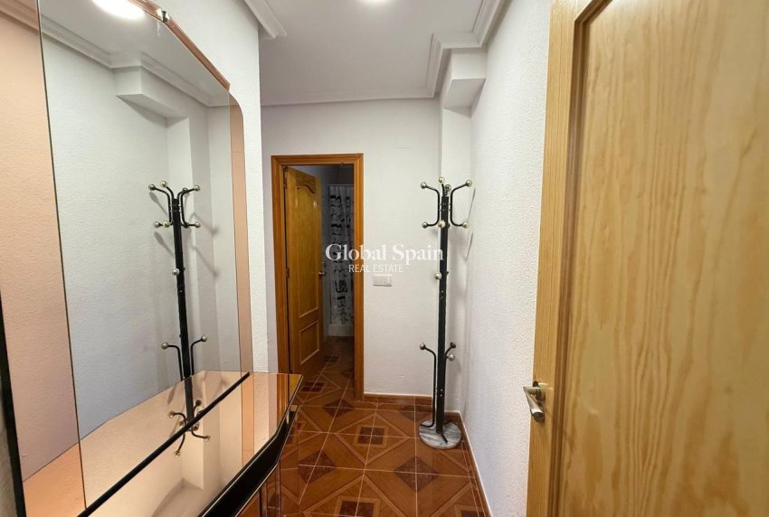 Revente - APPARTEMENT -
ORIHUELA COSTA - Punta Prima