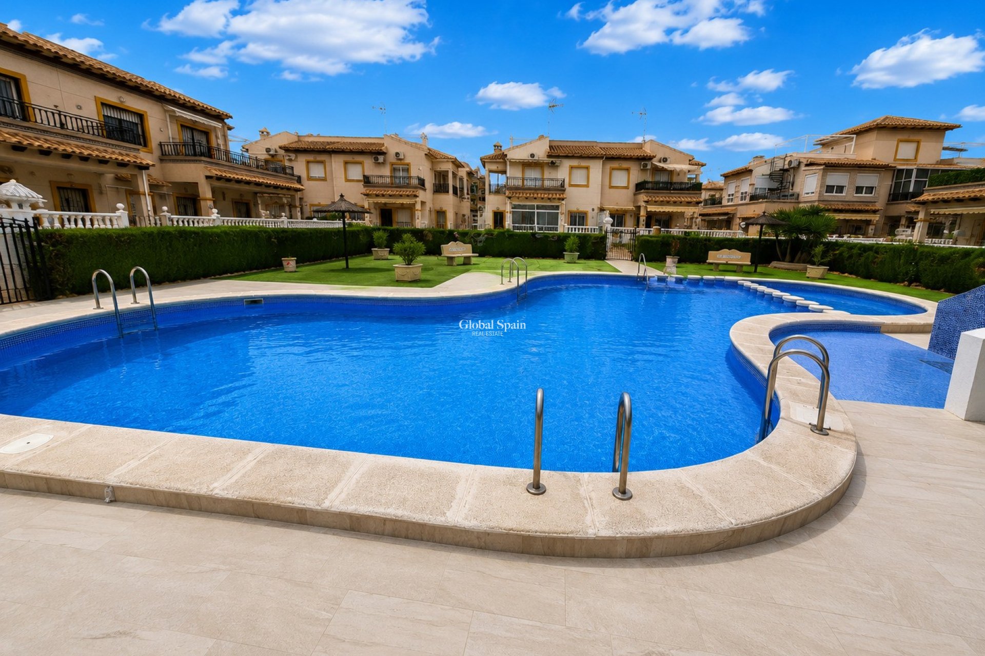 Revente - APPARTEMENT -
Orihuela Costa - Punta Prima