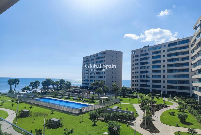 Revente - APPARTEMENT -
ORIHUELA COSTA - Punta Prima
