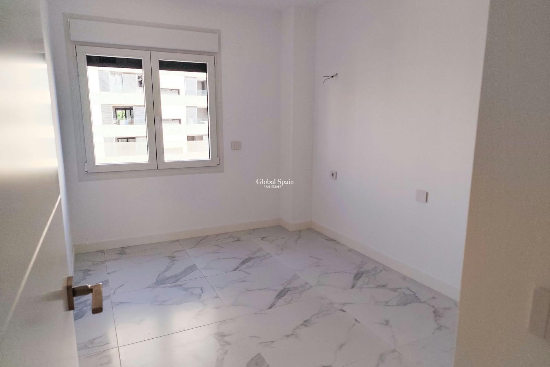 Revente - APPARTEMENT -
ORIHUELA COSTA - Punta Prima