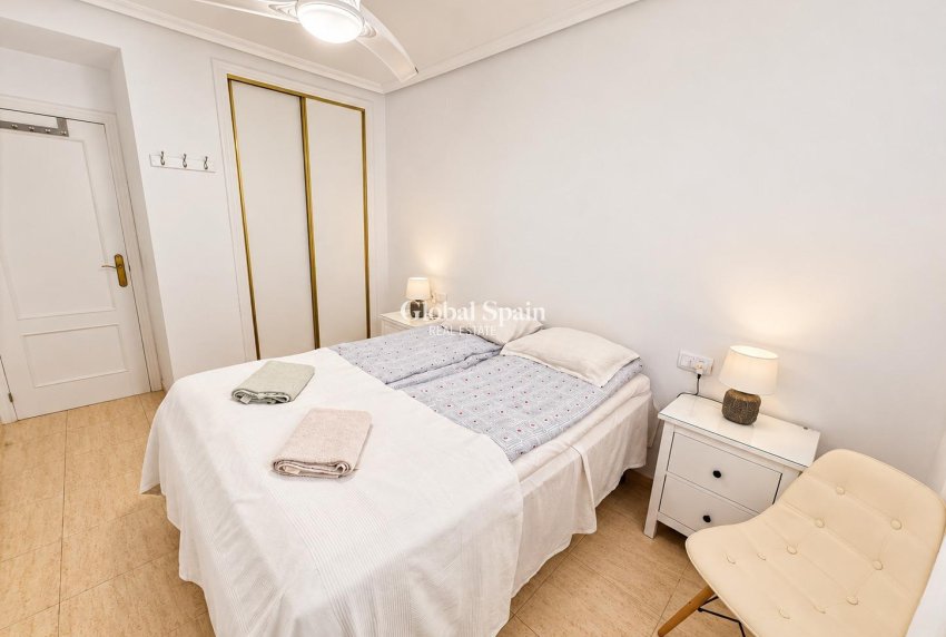 Revente - APPARTEMENT -
ORIHUELA COSTA - Punta Prima