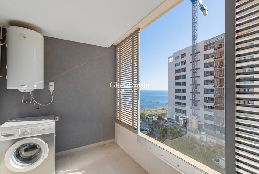 Revente - Appartement -
ORIHUELA COSTA - Punta Prima