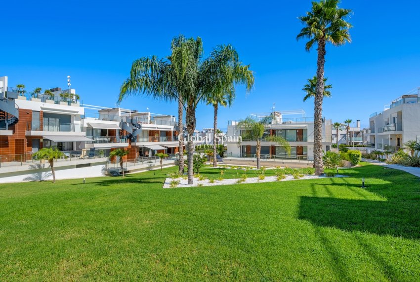 Revente - Appartement -
ORIHUELA COSTA - Punta Prima