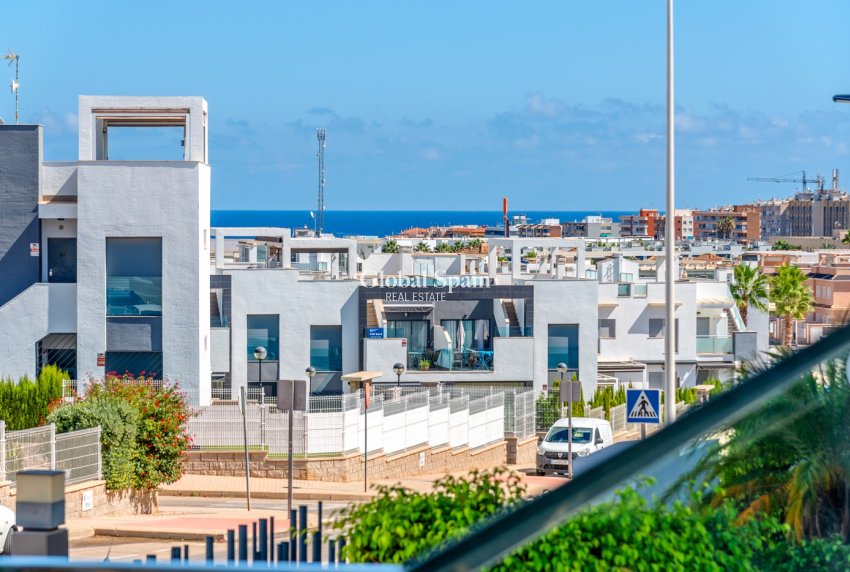 Revente - Appartement -
ORIHUELA COSTA - Punta Prima