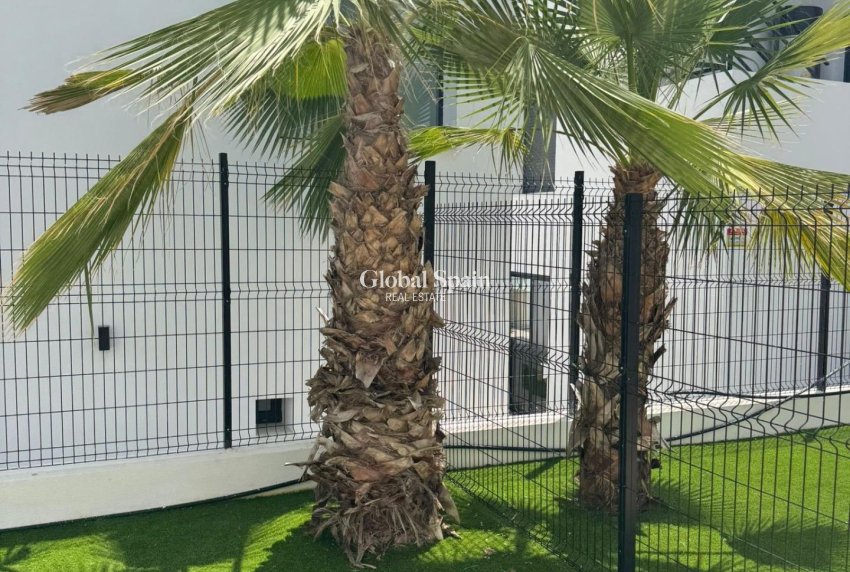 Revente - APPARTEMENT -
ORIHUELA COSTA - Rocio Del Mar