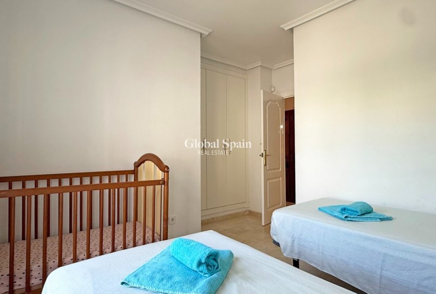 Revente - Appartement -
ORIHUELA COSTA - VILLAMARTÍN